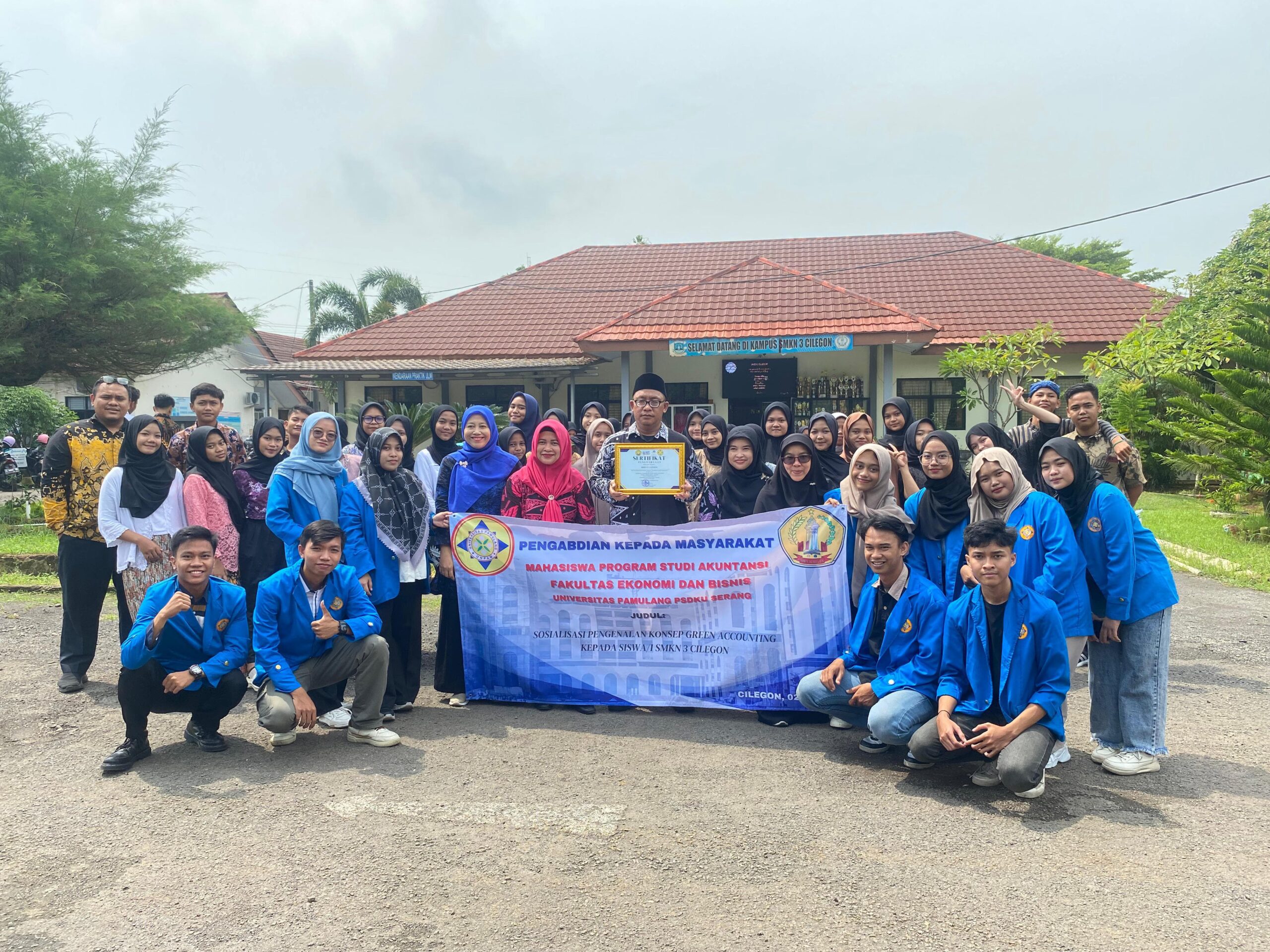 PKM Mahasiswa Akuntansi Unpam Serang Melakukan Sosialisai Pengenalan Konsep Green Accounting di SMKN 3 Cilegon