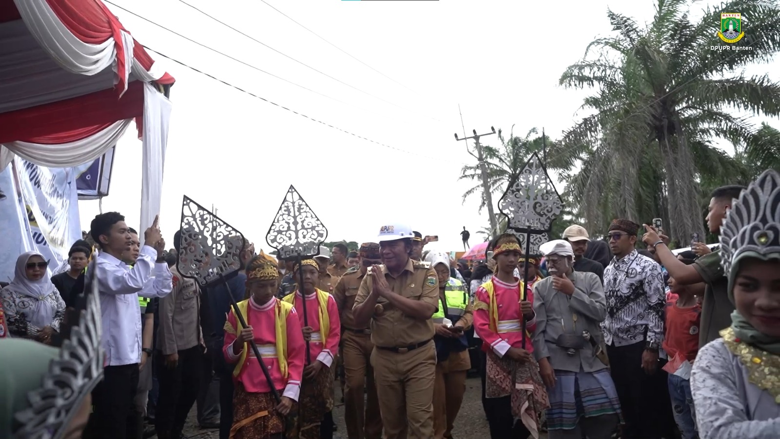 Pj. Gubernur lakukan Ground breaking di ruas jalan Sumur -Taman Jaya – Ujung Jaya dan Ciparay – Cikumpay